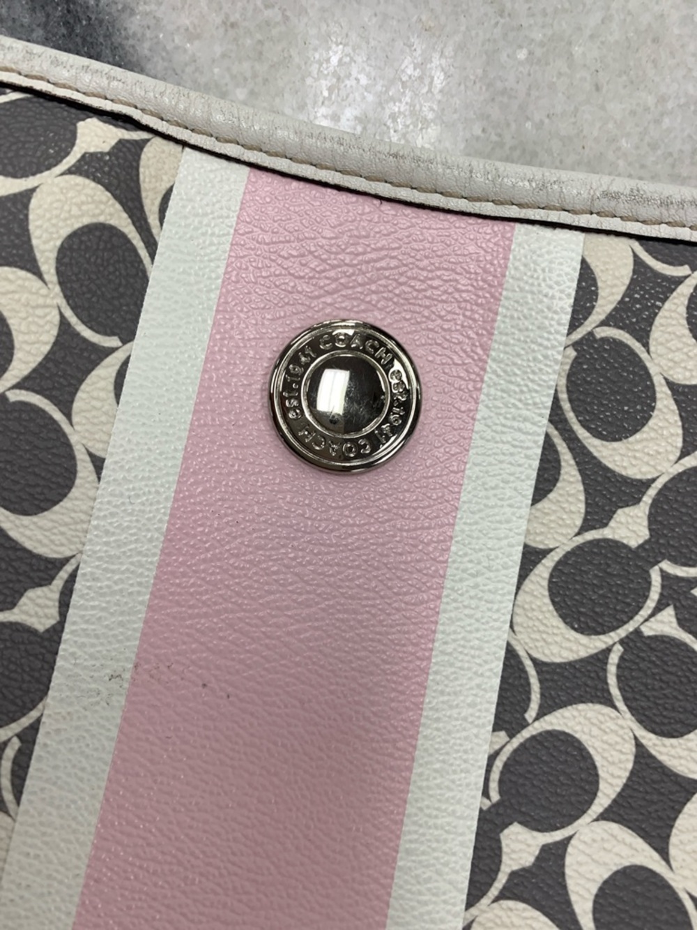 Coach Signature Canvas Shoulder Bag in Pink and Gray with White Trim - Picture 6 of 11